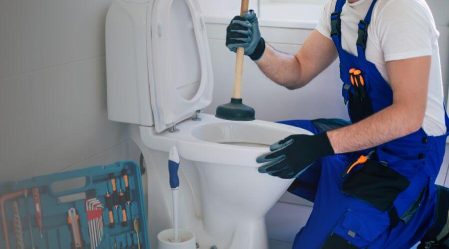 Expert burst pipe repair services in New Middletown, IN
